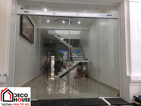 Cửa kính mặt tiền trượt lùa Zamilldoor 2 cánh kính cường lực Hải Long 12mm