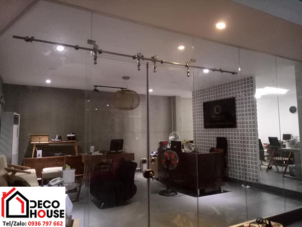 Cửa kính cường lực ngăn phòng