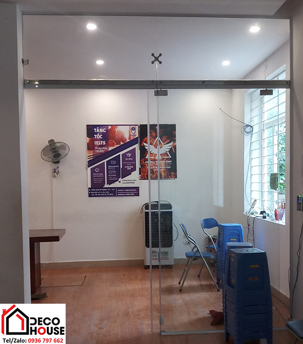 Làm cửa kính cường lực lùa ray nhôm tại Hà Nội