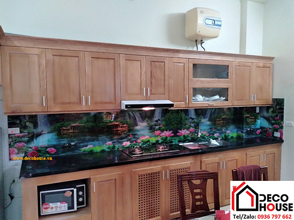 Tranh kính ốp bếp sơn thủy hữu tình