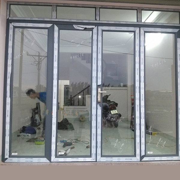 Cửa nhôm Việt Pháp màu ghi hệ 4500